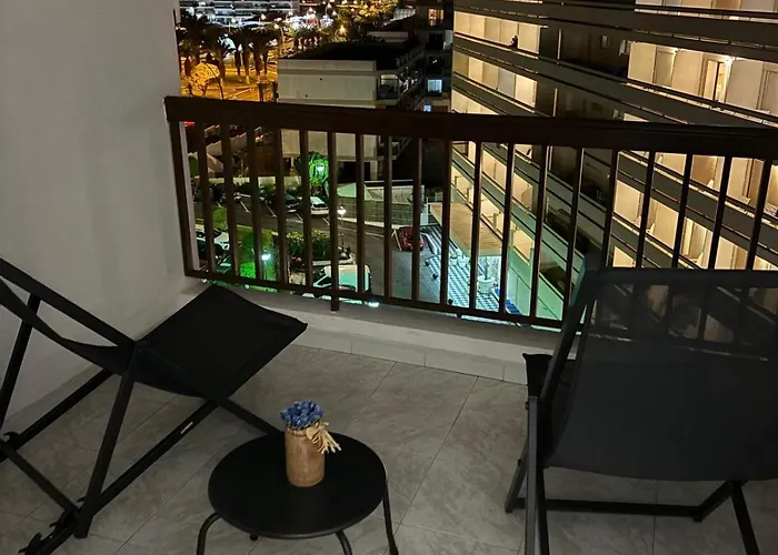 Cristianos Playa Y Piscina * Los Cristianos (Tenerife)